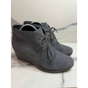 CROCS Wmns Gray Suede Leigh Wedge Boots Sz 9.5 Comfort Minimalist Closet Staple